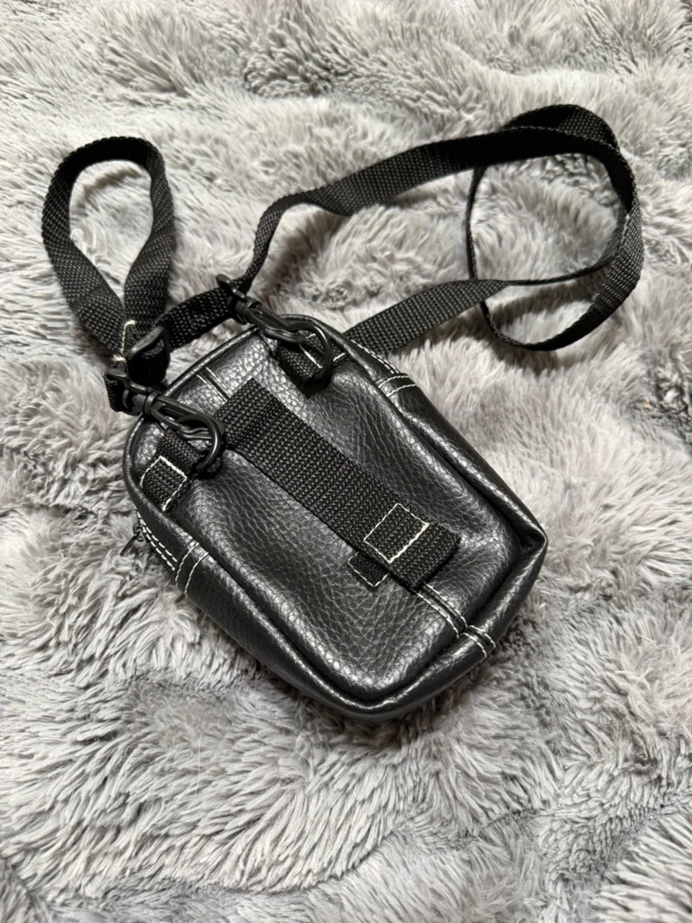 Samsonite Vintage 90’s Black Pebbled Crossbody soft Camera Pouch bag